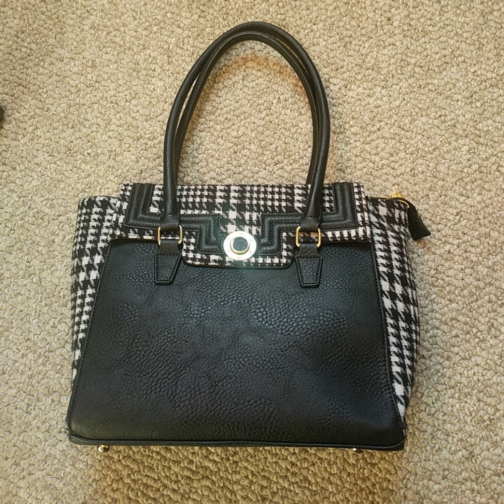 Charming Charlie Houndstooth purse